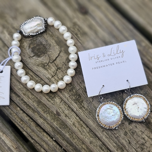 Iris & Lily Jewelry Iris Lily Freshwater Pearlsterling Earring